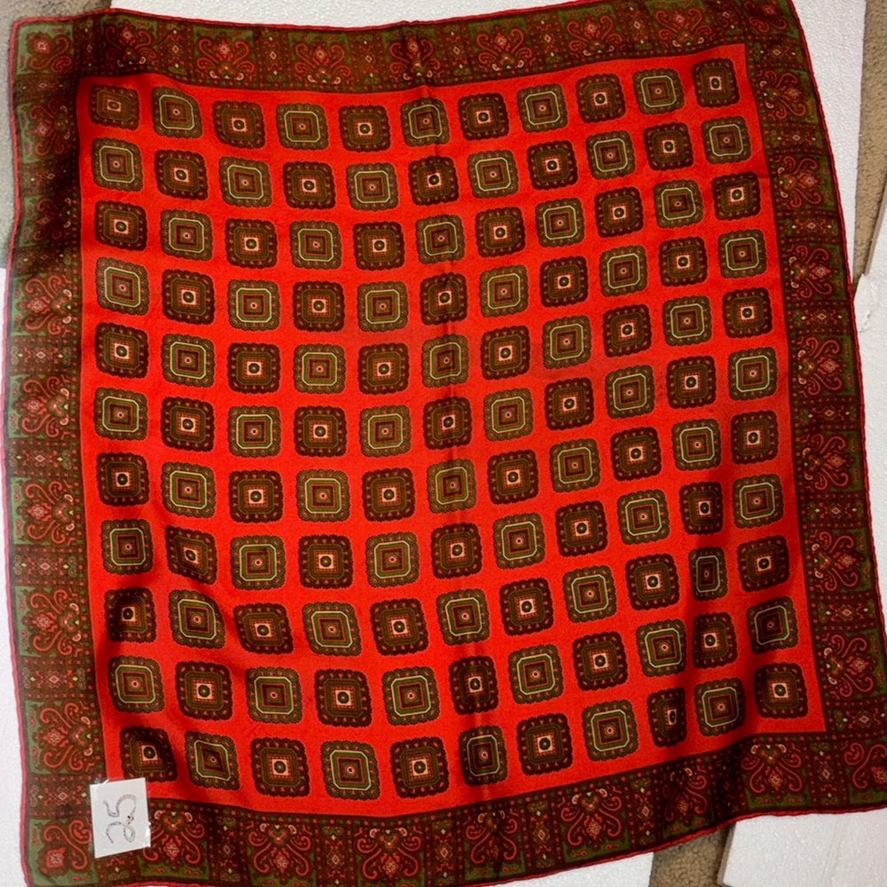 Scarf red